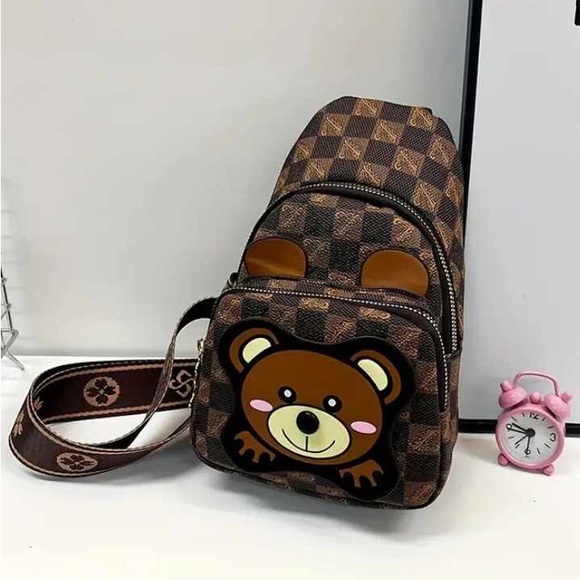 Cute Bear Crossbody 🤎🐻 - Picture 8 of 15